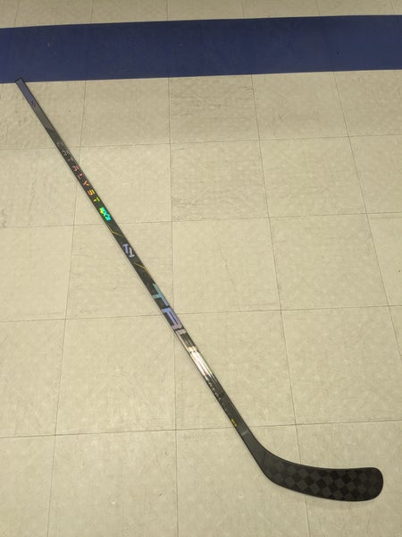 Senior True catalyst 9x3 Right Handed Hockey Stick, T92.5 Curve, Multiple Flexes Available (New)