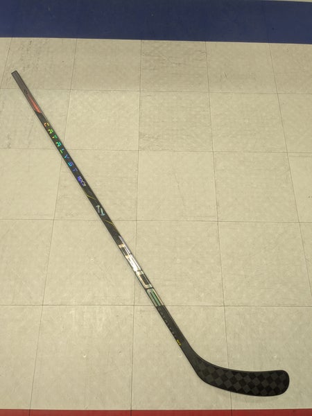 Intermediate True Catalyst 9x3 Right Handed Hockey Stick, T92.5 Curve, 55 Flex (New)