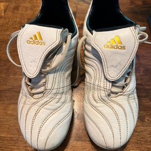 White/Gold Unisex 6Y (Big Kids / Youth) Adidas Copa Kapitan Molded Cleats Cleats (Used)