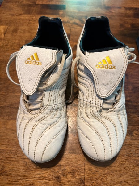 White/Gold Unisex 6Y (Big Kids / Youth) Adidas Copa Kapitan Molded Cleats Cleats (Used)
