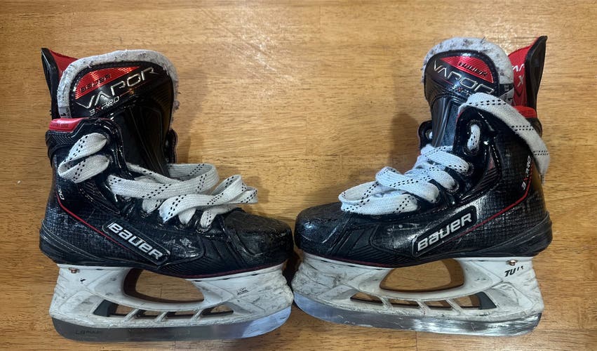 Bauer Vapor 3X Pro Hockey Skates Extra Wide Width Size 1 (Used)