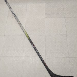 Intermediate Bauer Vapor Hyperlite 2 Right Handed Hockey Stick, 55 Flex, S23 (New)