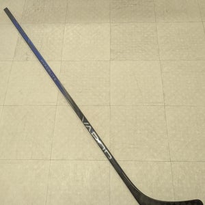 Senior Bauer Vapor Hyperlite 2 Right Handed Hockey Stick, BLUE, P92 Curve, 87 Flex, S23 (New)