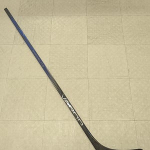 Intermediate Bauer Vapor Hyperlite 2 Right Handed Hockey Stick, BLUE, P92 Curve, S23 (New)