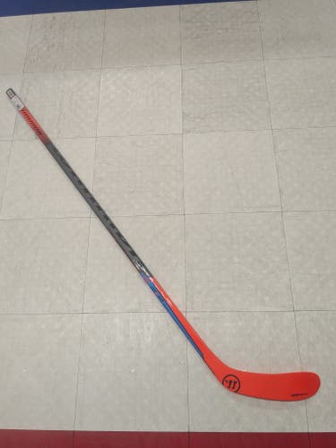 Junior Warrior Covert QRE 40 Right Handed Hockey Stick, W03 Curve, 50 Flex (New)