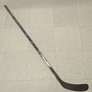 Junior True catalyst 9x3 Right Handed Hockey Stick, T92.5 Curve, 40 Flex (New)