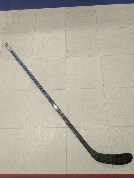 Junior Warrior Covert QR5 20 Right Hand Hockey Stick, W28 curve, 40 flex (New)