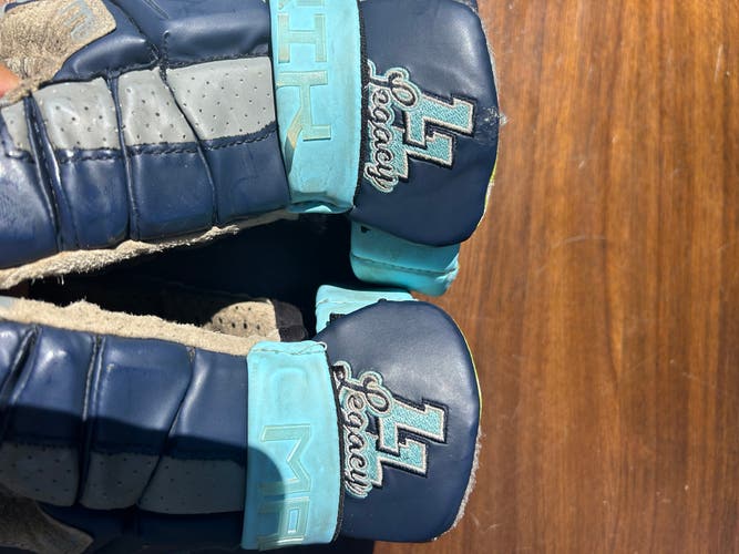 Legacy LI Lacrosse Gloves, Size Small