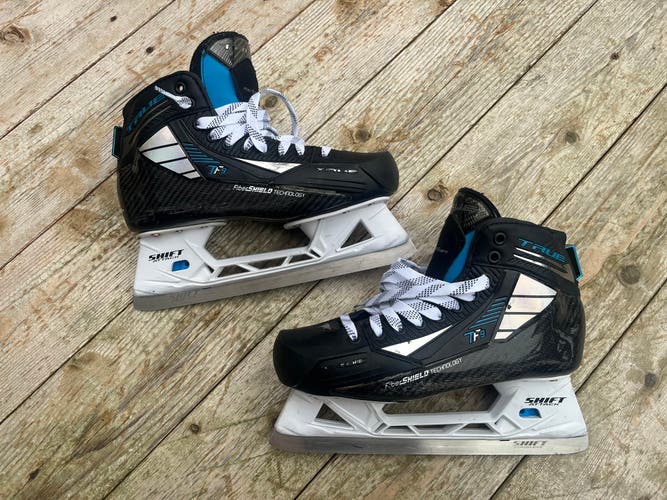 True TF9 Hockey Goalie Skates Wide Width 9 (Used)