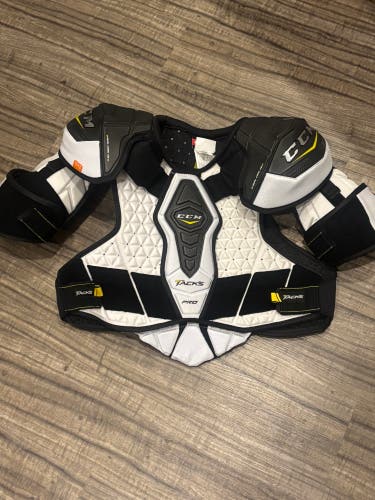 CCM Tacks Pro Hockey Shoulder Pads Senior Large Pro Stock New