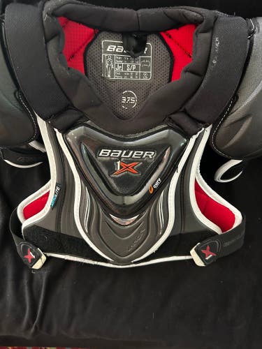 Men's Small Junior Bauer Vapor 1X Lite Shoulder Pads (Used)