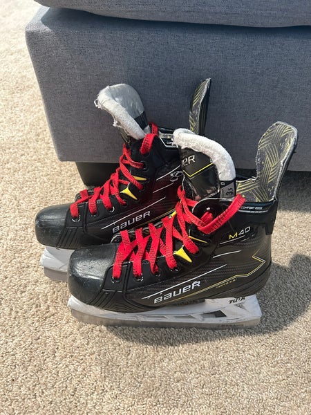 2024 Bauer Supreme M40 Hockey Skates Regular Width Size 3.5 (Used)