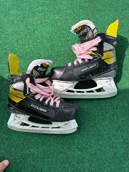Junior Bauer Supreme 3S Hockey Skates (Regular) Size 3.5 (Used)