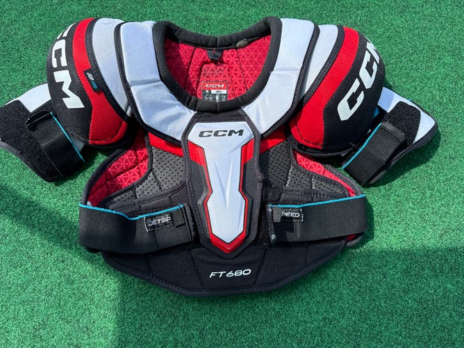CCM Jetspeed FT680 Shoulder Pads (Used) | Senior Small
