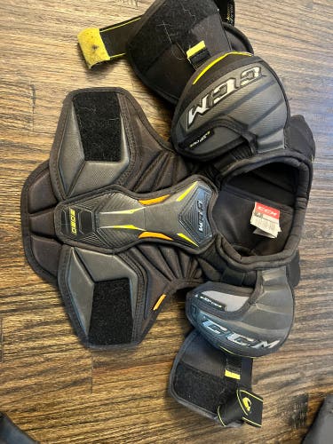 CCM Shoulder Pads (Used) Junior Small