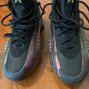 Kid's 4Y (Big Kids / Youth) Adidas Shoes (Used)