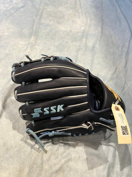 Blue SSK z9 RH Baseball Glove 11.75" (Used)