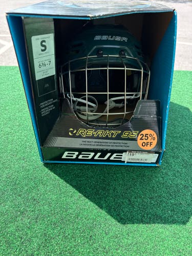 Green Small Bauer Re-Akt 95 Helmet (New)