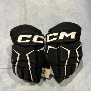 Black Youth CCM Tacks AS-V Pro Gloves 9" (Used)