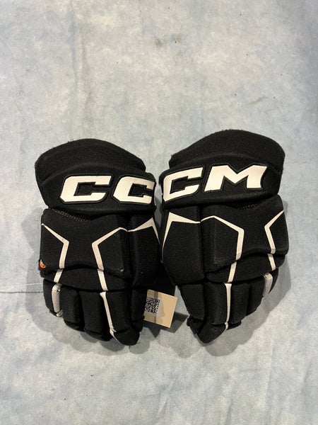 Black Youth CCM Tacks AS-V Pro Gloves 9" (Used)