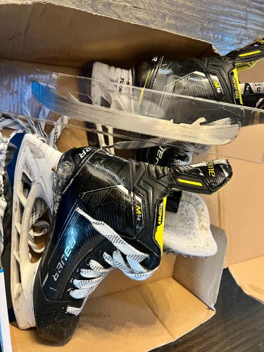 Bauer Hockey Skates Size 5 Fit 2 + Extra Steel USED