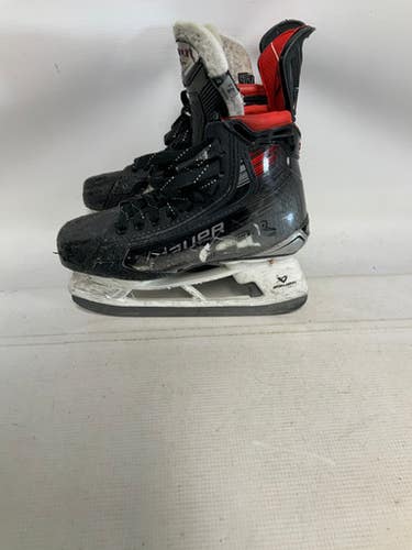 Used Bauer VAPOR X5 PRO Junior Hockey Skate Junior 02.5 11823-S000033131