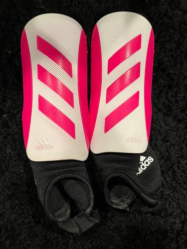 Unisex Small Adidas Shin Guards (Used)