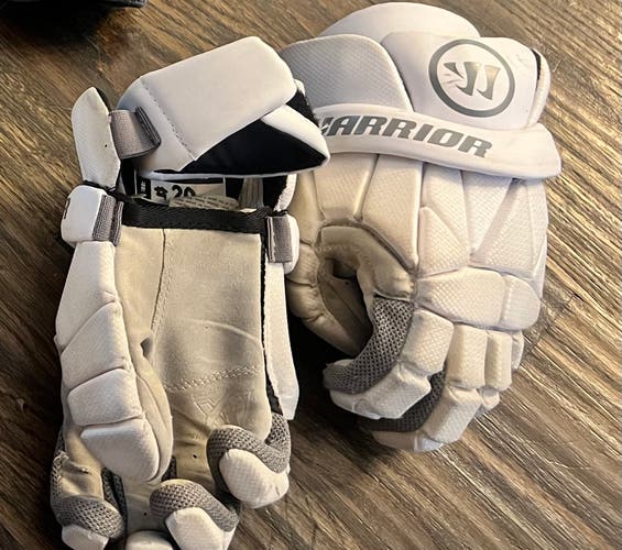 Warrior Lacrosse Gloves Small (Used)