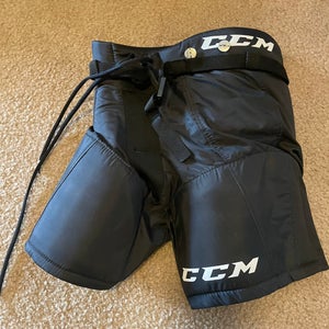 Youth Small CCM QLT 230 Hockey Pants (Used)