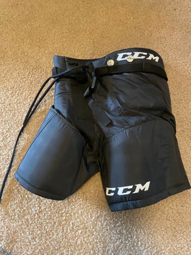 Youth Small CCM QLT 230 Hockey Pants (Used)