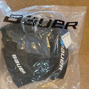 Black Youth Medium Bauer Lil Sport Hockey Pants (Used)
