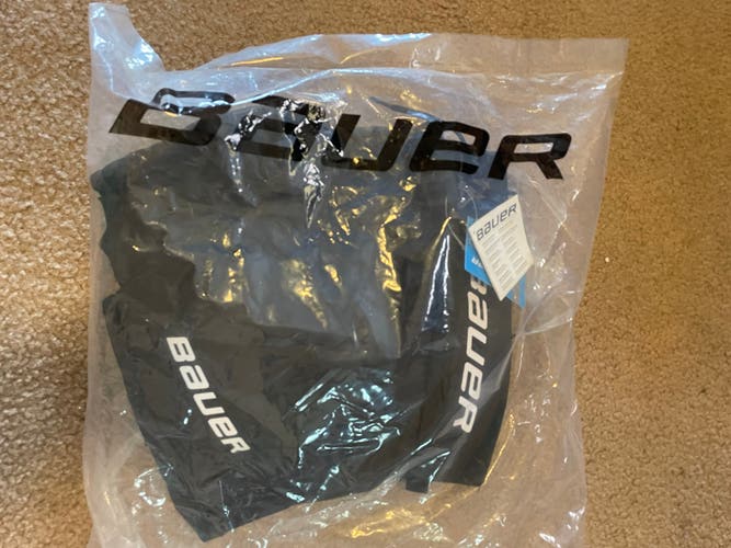 Black Youth Medium Bauer Lil Sport Hockey Pants (Used)