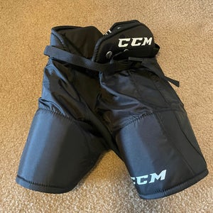 Black Youth Small CCM LTP Hockey Pants (Used)