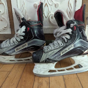 Bauer Vapor X900 Hockey Skates Regular Width Size 3 (Used)