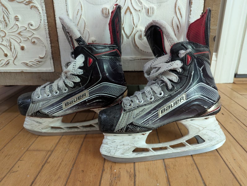 Bauer Vapor X900 Hockey Skates Regular Width Size 3 (Used)