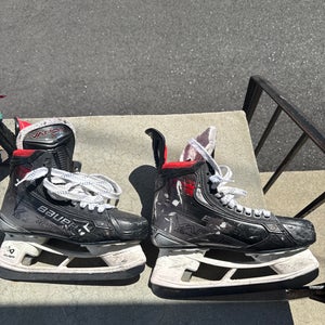 2023 Bauer Vapor X5 Pro Hockey Skates Regular Width 8.5 (Used)