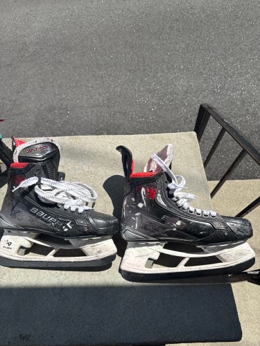 2023 Bauer Vapor X5 Pro Hockey Skates Regular Width 8.5 (Used)