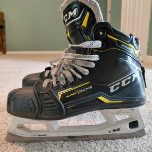 CCM Super Tacks 9380 Hockey Goalie Skates Regular Width 6 (Used)