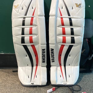 Used Junior Vaughn Velocity V6 Goalie Leg Pads 26"+ 1.5