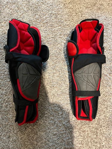 Senior Bauer Vapor X100 16" Shin Pads (Used)
