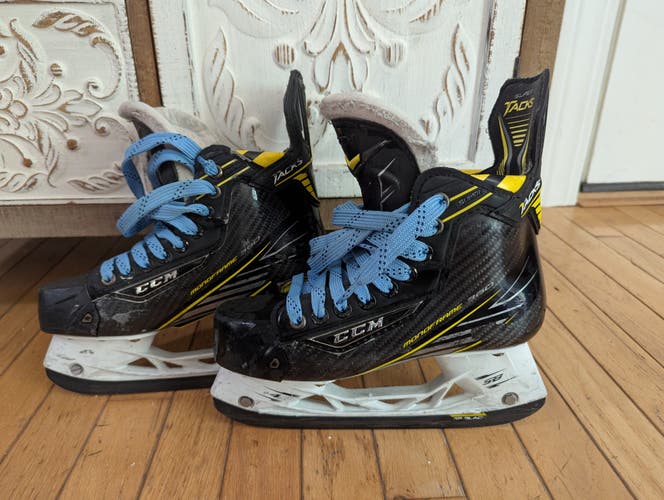 CCM Super Tacks monochrome 360 Hockey Skates