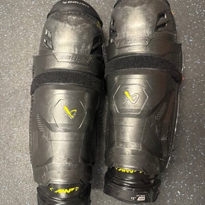 Youth Bauer Mach 13" Shin Pads (Used)