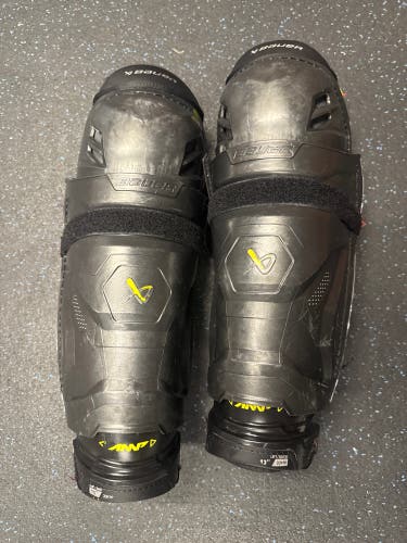 Youth Bauer Mach 13" Shin Pads (Used)
