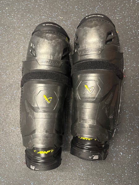 Youth Bauer Mach 13" Shin Pads (Used)