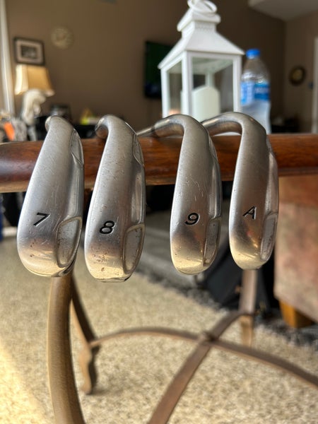 Junior TaylorMade Burner Plus Right Handed Clubs (Full Set) Uniflex 4 Pieces (Used)