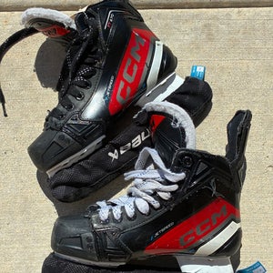 Intermediate CCM JetSpeed FT670 Hockey Skates Size 4.5 (Used)