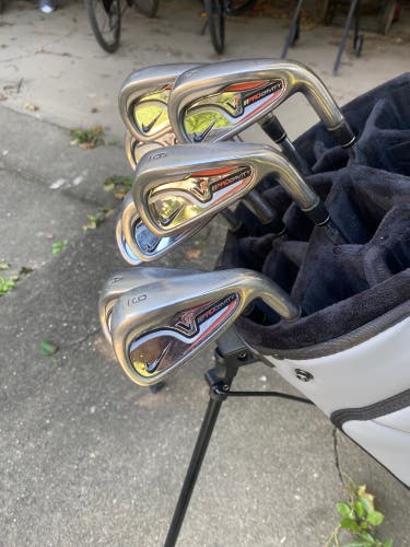 Men's Nike VR Pro Right Handed Iron Set Regular Flex (8 Clubs) #4 - #9, PW, GW Steel Shaft (Used)