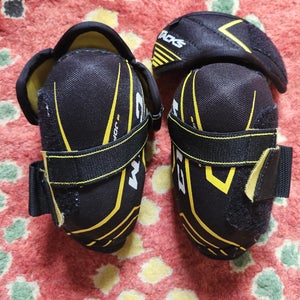 Junior Small CCM Tacks Elbow Pads (Used)