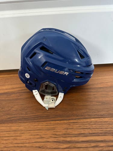 Small Bauer Re-Akt 155 Helmet (Used)