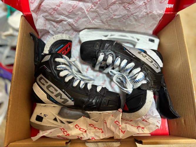 CCM Jetspeed FT680 Hockey Skates Size 1.5 (Used)